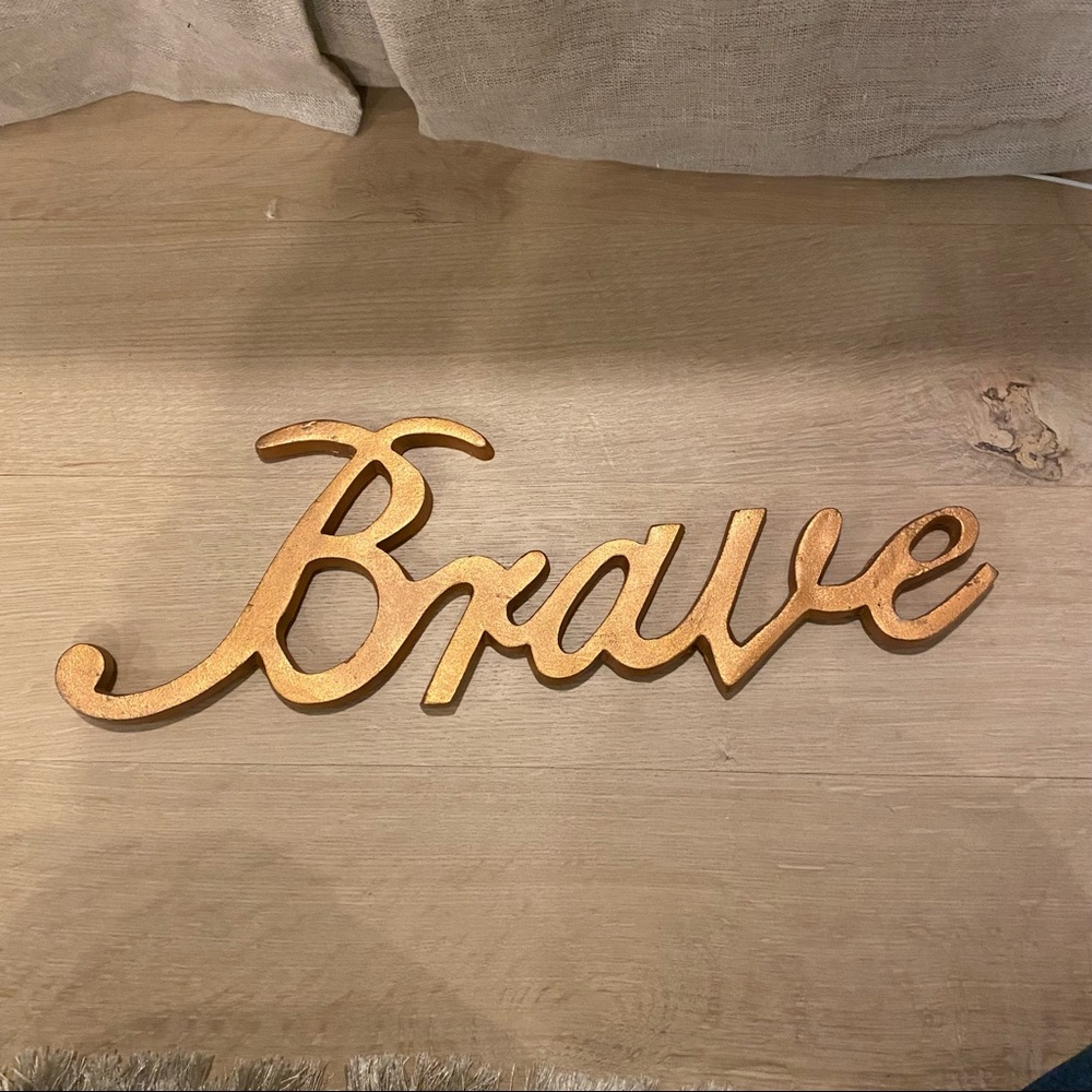 Gold metal room/dorm deco!